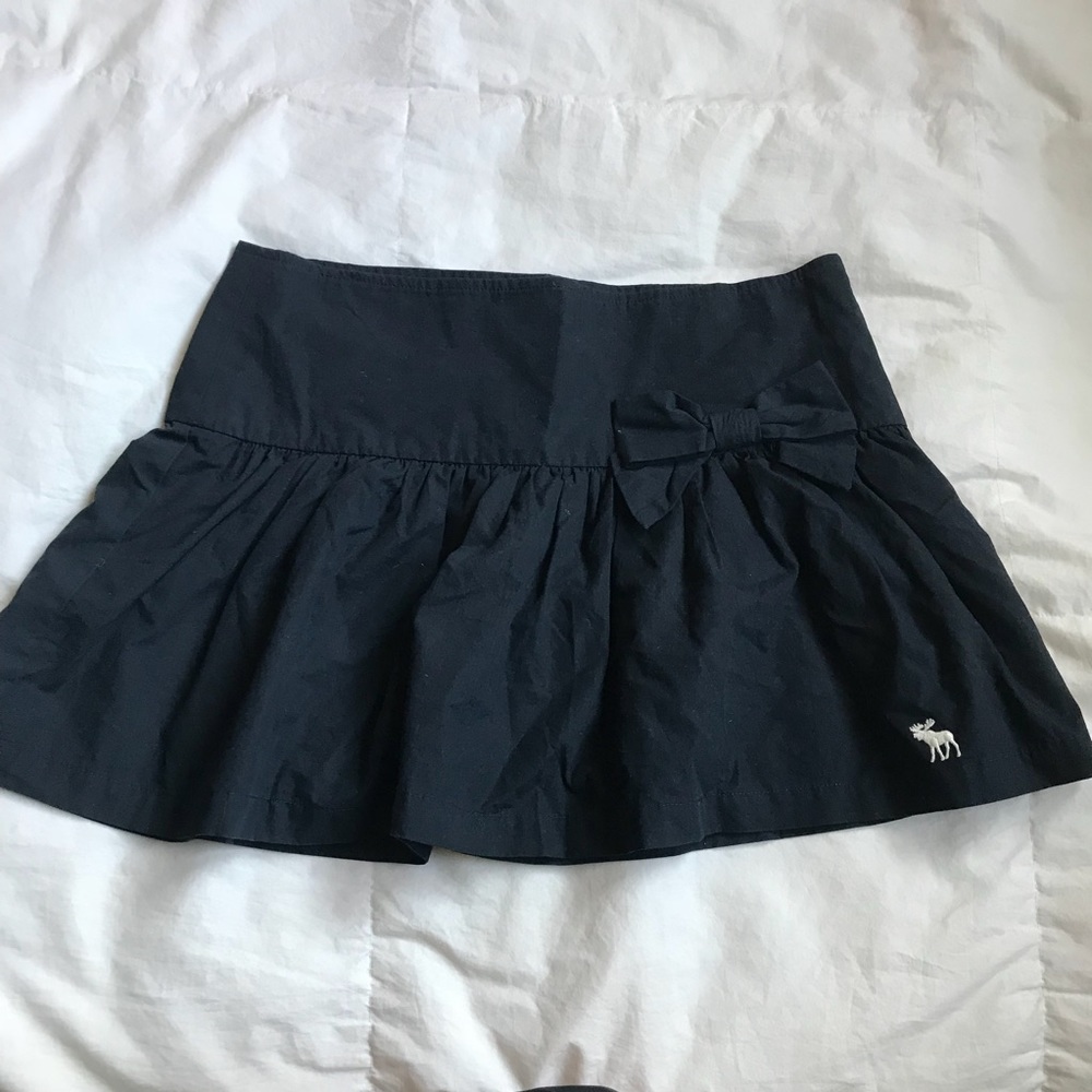 Navy blue skirt with bow